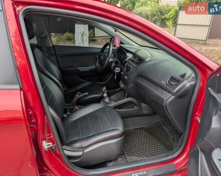 Красный Киа Рио, объемом двигателя 1.4 л и пробегом 181 тыс. км за 6800 $, фото 10 на Automoto.ua