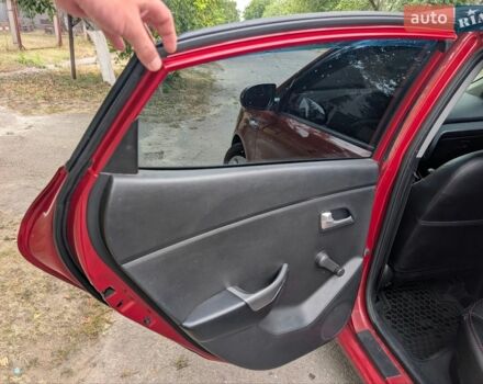 Красный Киа Рио, объемом двигателя 1.4 л и пробегом 181 тыс. км за 6800 $, фото 4 на Automoto.ua