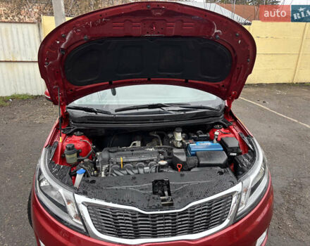 Червоний Кіа Ріо, об'ємом двигуна 1.6 л та пробігом 35 тис. км за 9998 $, фото 22 на Automoto.ua