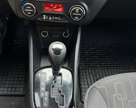 Красный Киа Рио, объемом двигателя 1.59 л и пробегом 35 тыс. км за 9970 $, фото 13 на Automoto.ua