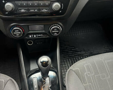 Красный Киа Рио, объемом двигателя 1.59 л и пробегом 35 тыс. км за 10800 $, фото 8 на Automoto.ua