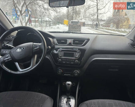 Красный Киа Рио, объемом двигателя 1.59 л и пробегом 35 тыс. км за 9950 $, фото 6 на Automoto.ua