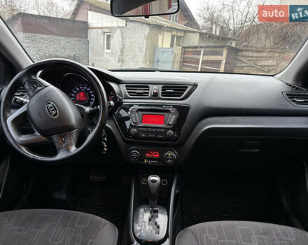 Червоний Кіа Ріо, об'ємом двигуна 1.59 л та пробігом 35 тис. км за 9999 $, фото 18 на Automoto.ua