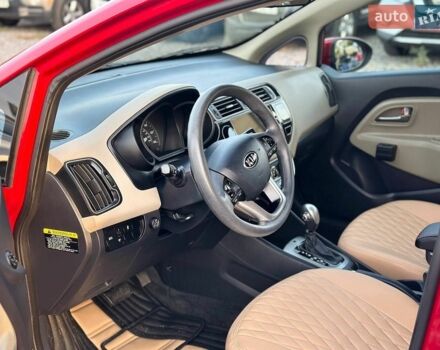 Красный Киа Рио, объемом двигателя 1.6 л и пробегом 75 тыс. км за 7800 $, фото 6 на Automoto.ua