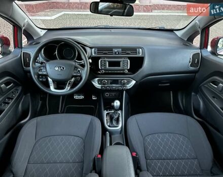Красный Киа Рио, объемом двигателя 1.4 л и пробегом 64 тыс. км за 13400 $, фото 58 на Automoto.ua