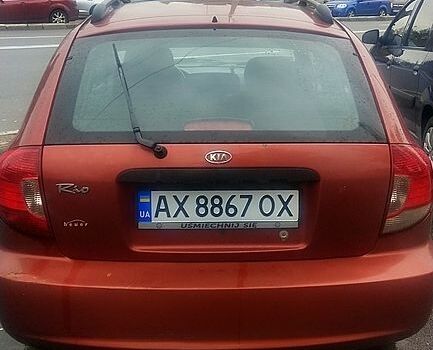 Красный Киа Рио, объемом двигателя 1.3 л и пробегом 222 тыс. км за 3200 $, фото 1 на Automoto.ua