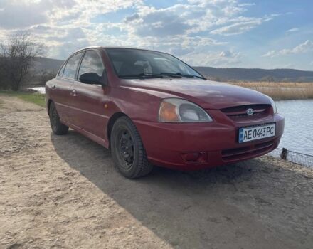 Красный Киа Рио, объемом двигателя 1.3 л и пробегом 40 тыс. км за 2000 $, фото 1 на Automoto.ua