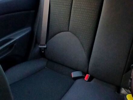 Красный Киа Рио, объемом двигателя 1.3 л и пробегом 143 тыс. км за 5000 $, фото 1 на Automoto.ua