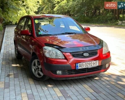 Красный Киа Рио, объемом двигателя 1.6 л и пробегом 152 тыс. км за 4300 $, фото 1 на Automoto.ua