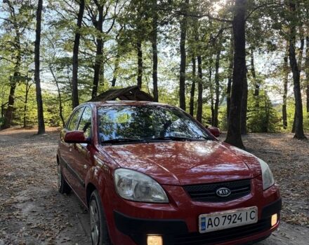 Червоний Кіа Ріо, об'ємом двигуна 1.4 л та пробігом 280 тис. км за 4002 $, фото 1 на Automoto.ua