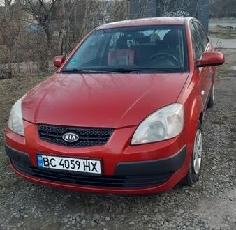 Красный Киа Рио, объемом двигателя 1.5 л и пробегом 263 тыс. км за 3500 $, фото 1 на Automoto.ua