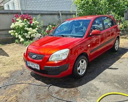 Красный Киа Рио, объемом двигателя 1.4 л и пробегом 172 тыс. км за 4300 $, фото 1 на Automoto.ua