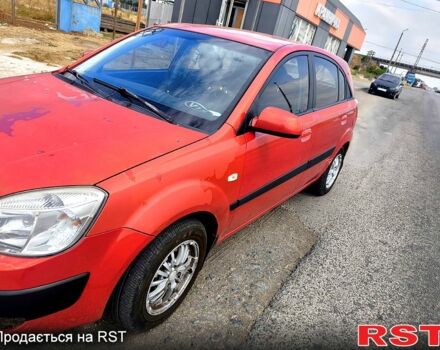 Красный Киа Рио, объемом двигателя 1.6 л и пробегом 261 тыс. км за 2700 $, фото 1 на Automoto.ua