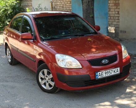 Красный Киа Рио, объемом двигателя 1.4 л и пробегом 215 тыс. км за 4625 $, фото 1 на Automoto.ua