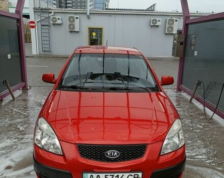 Красный Киа Рио, объемом двигателя 1.3 л и пробегом 230 тыс. км за 4500 $, фото 1 на Automoto.ua