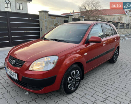 Червоний Кіа Ріо, об'ємом двигуна 1.4 л та пробігом 292 тис. км за 3999 $, фото 1 на Automoto.ua