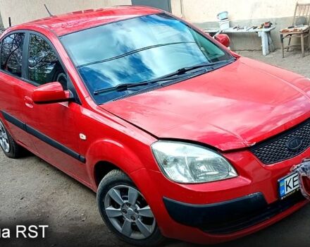 Красный Киа Рио, объемом двигателя 1.4 л и пробегом 250 тыс. км за 3300 $, фото 1 на Automoto.ua
