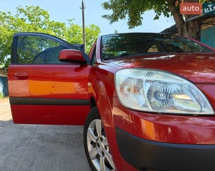 Красный Киа Рио, объемом двигателя 1.4 л и пробегом 215 тыс. км за 4600 $, фото 1 на Automoto.ua