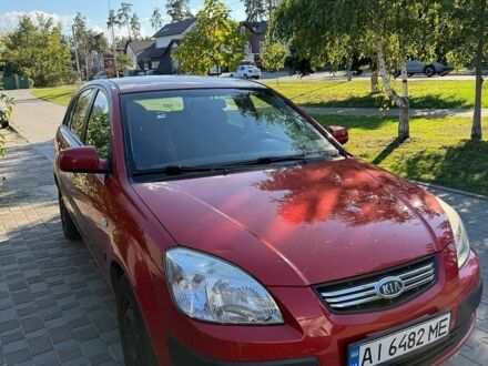 Червоний Кіа Ріо, об'ємом двигуна 1.6 л та пробігом 269 тис. км за 4800 $, фото 1 на Automoto.ua
