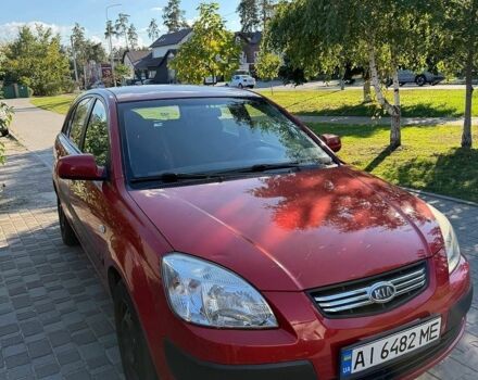 Красный Киа Рио, объемом двигателя 1.6 л и пробегом 269 тыс. км за 4800 $, фото 1 на Automoto.ua