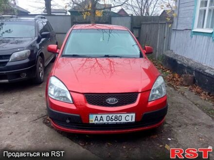 Красный Киа Рио, объемом двигателя 1.4 л и пробегом 170 тыс. км за 4499 $, фото 1 на Automoto.ua