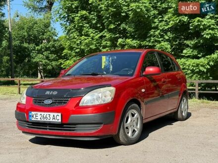 Красный Киа Рио, объемом двигателя 1.4 л и пробегом 155 тыс. км за 5800 $, фото 1 на Automoto.ua