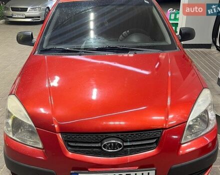 Красный Киа Рио, объемом двигателя 1.4 л и пробегом 214 тыс. км за 6500 $, фото 1 на Automoto.ua