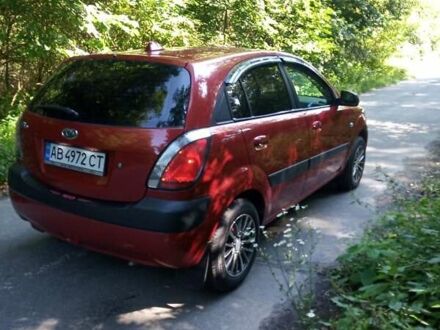 Киа Рио 2007 в Виннице на Automoto.ua Красный Киа Рио, объемом двигателя 0 л и пробегом 227 тыс. км за 5600 $, фото 1 на Automoto.ua