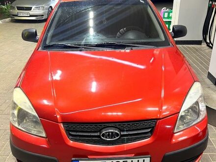 Красный Киа Рио, объемом двигателя 1.4 л и пробегом 214 тыс. км за 6500 $, фото 1 на Automoto.ua