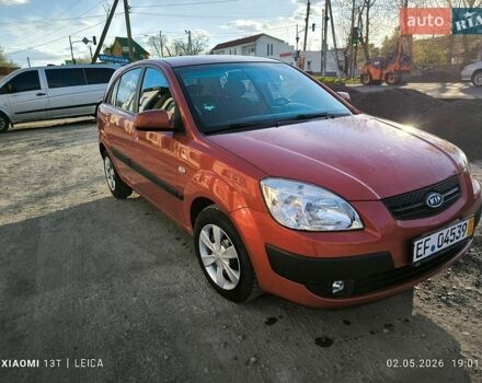 Красный Киа Рио, объемом двигателя 1.6 л и пробегом 172 тыс. км за 4650 $, фото 1 на Automoto.ua
