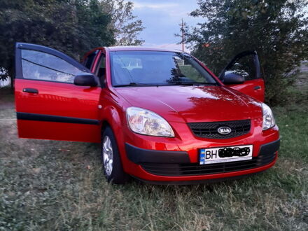 Червоний Кіа Ріо, об'ємом двигуна 1.4 л та пробігом 154 тис. км за 5000 $, фото 1 на Automoto.ua