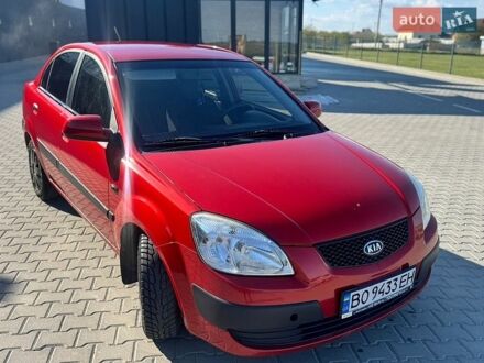 Красный Киа Рио, объемом двигателя 1.4 л и пробегом 270 тыс. км за 4599 $, фото 1 на Automoto.ua