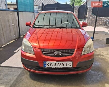 Красный Киа Рио, объемом двигателя 1.4 л и пробегом 190 тыс. км за 3800 $, фото 1 на Automoto.ua