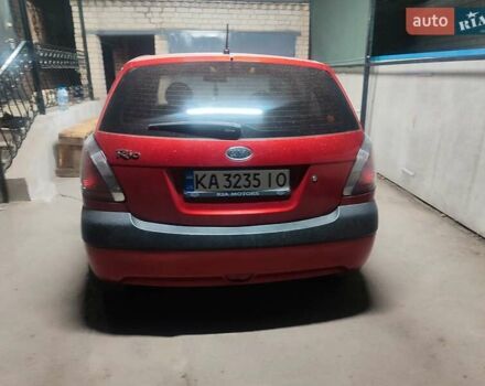 Красный Киа Рио, объемом двигателя 1.4 л и пробегом 200 тыс. км за 4500 $, фото 1 на Automoto.ua