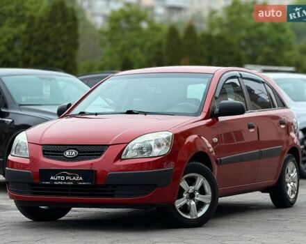 Красный Киа Рио, объемом двигателя 1.4 л и пробегом 178 тыс. км за 4500 $, фото 1 на Automoto.ua