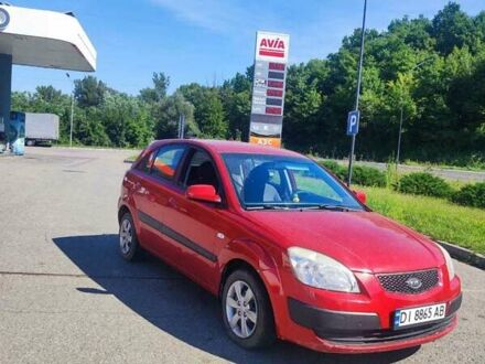 Красный Киа Рио, объемом двигателя 1.4 л и пробегом 161 тыс. км за 4200 $, фото 1 на Automoto.ua