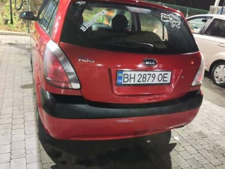 Красный Киа Рио, объемом двигателя 1.4 л и пробегом 174 тыс. км за 4500 $, фото 1 на Automoto.ua