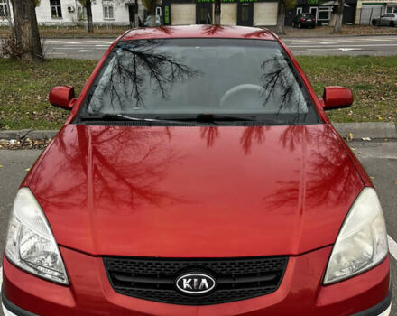 Красный Киа Рио, объемом двигателя 1.4 л и пробегом 187 тыс. км за 6000 $, фото 1 на Automoto.ua
