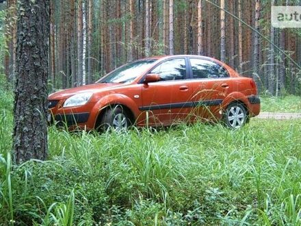 Красный Киа Рио, объемом двигателя 1.4 л и пробегом 135 тыс. км за 5300 $, фото 1 на Automoto.ua