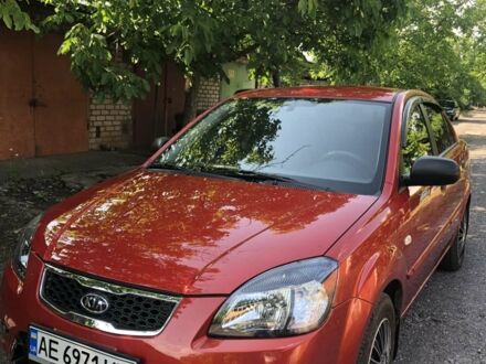 Красный Киа Рио, объемом двигателя 1.4 л и пробегом 17 тыс. км за 8000 $, фото 1 на Automoto.ua