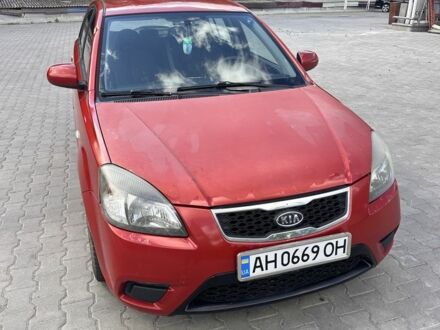 Червоний Кіа Ріо, об'ємом двигуна 1.4 л та пробігом 267 тис. км за 3500 $, фото 1 на Automoto.ua