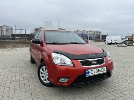 Червоний Кіа Ріо, об'ємом двигуна 1.4 л та пробігом 250 тис. км за 3800 $, фото 1 на Automoto.ua