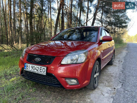Красный Киа Рио, объемом двигателя 1.4 л и пробегом 135 тыс. км за 6800 $, фото 1 на Automoto.ua