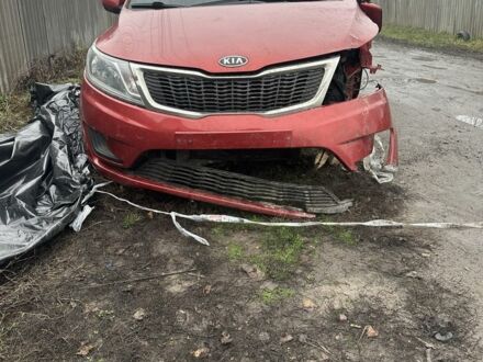 Красный Киа Рио, объемом двигателя 1.4 л и пробегом 200 тыс. км за 2500 $, фото 1 на Automoto.ua