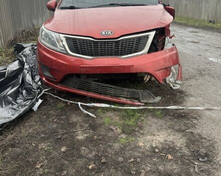 Червоний Кіа Ріо, об'ємом двигуна 1.4 л та пробігом 200 тис. км за 2500 $, фото 1 на Automoto.ua