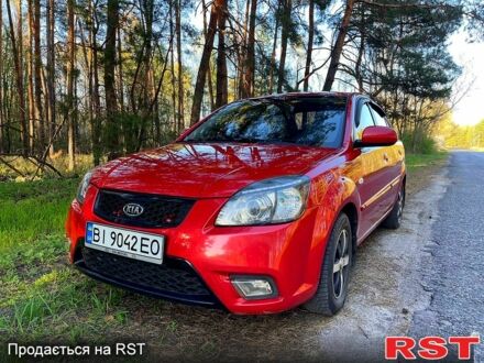 Красный Киа Рио, объемом двигателя 1.4 л и пробегом 155 тыс. км за 6700 $, фото 1 на Automoto.ua