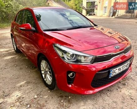 Красный Киа Рио, объемом двигателя 1.37 л и пробегом 83 тыс. км за 13000 $, фото 1 на Automoto.ua