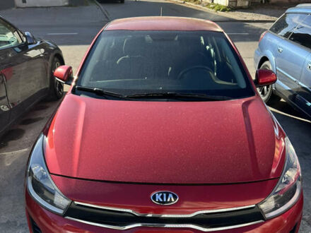 Киа Рио 2018 в Львове на Automoto.ua Красный Киа Рио, объемом двигателя 1.59 л и пробегом 100 тыс. км за 10500 $, фото 1 на Automoto.ua