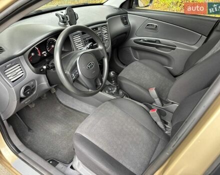 Киа Рио, объемом двигателя 1.4 л и пробегом 112 тыс. км за 5350 $, фото 10 на Automoto.ua