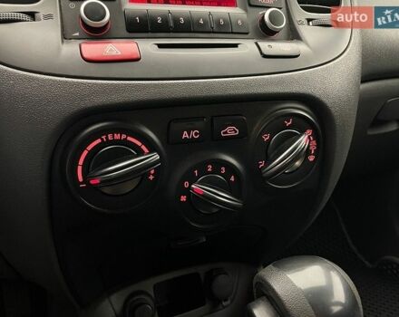 Киа Рио, объемом двигателя 1.4 л и пробегом 136 тыс. км за 5476 $, фото 15 на Automoto.ua